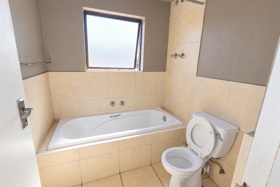 2 Bedroom Property for Sale in Parklands East Western Cape